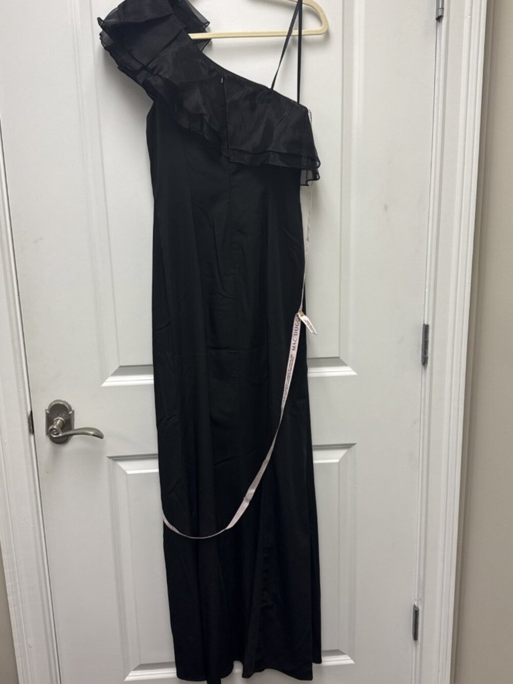 Mac Duggal Size 4 Black 26372 One Shoulder Ruffle Evening Gown Maxi Dress NWT - Picture 9 of 12